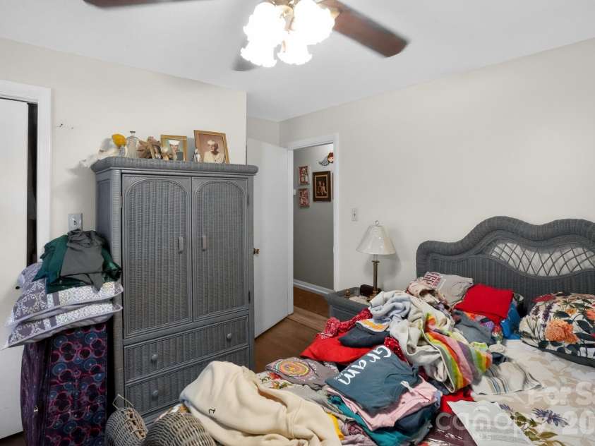 2291 19th Avenue, Hickory, NC 28601.  MLS# CAR4387606, YatesRealty ID 28330. 