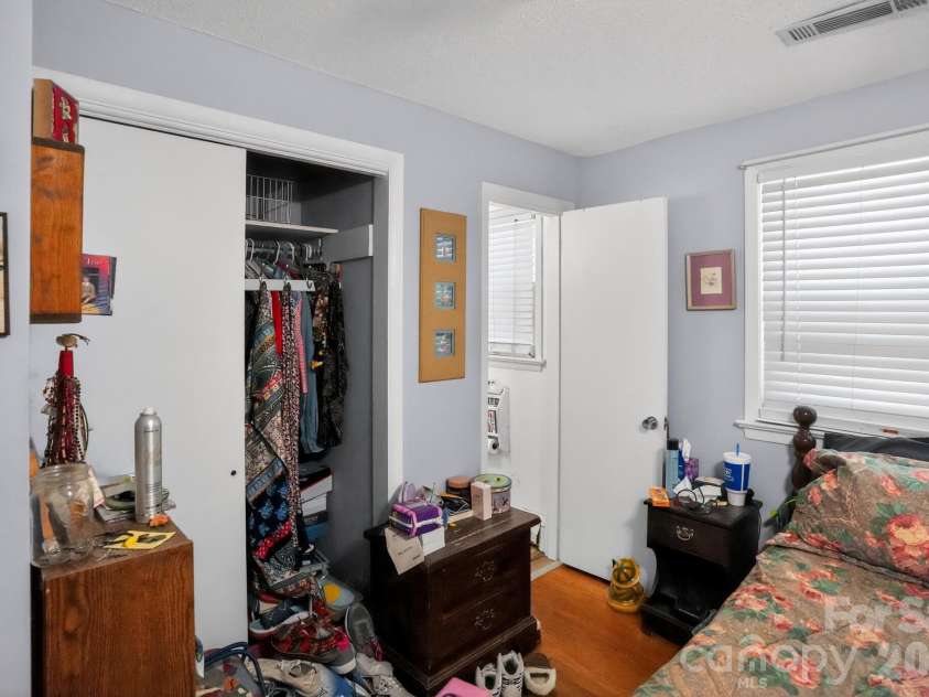 2291 19th Avenue, Hickory, NC 28601.  MLS# CAR4387606, YatesRealty ID 28330. 
