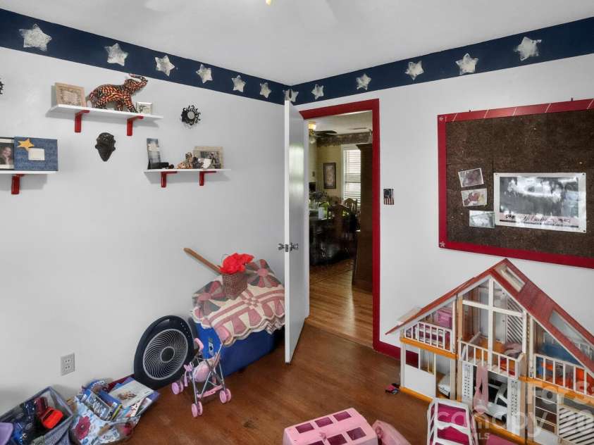 2291 19th Avenue, Hickory, NC 28601.  MLS# CAR4387606, YatesRealty ID 28330. 