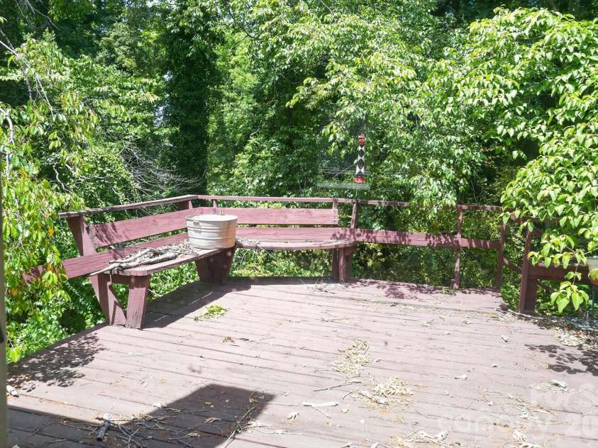 2291 19th Avenue, Hickory, NC 28601.  MLS# CAR4387606, YatesRealty ID 28330. 