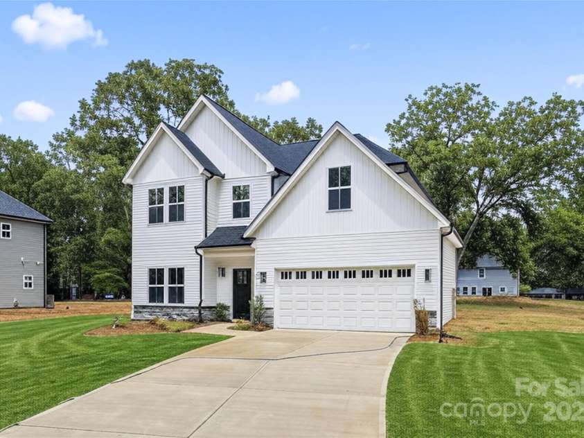 205 Henderson Circle, Harrisburg, NC 28075.  MLS# CAR4284755, YatesRealty ID 28331. 