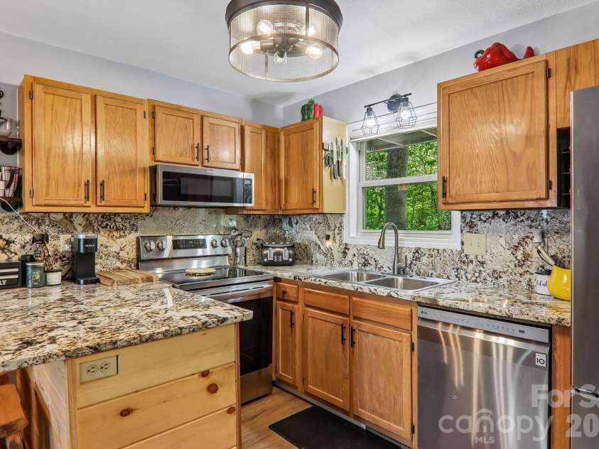 12 Indian Trace Road, Maggie Valley, NC 28751.  MLS# CAR4375267, YatesRealty ID 28332. 