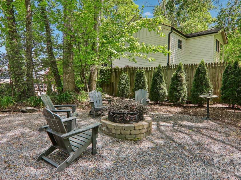 12 Indian Trace Road, Maggie Valley, NC 28751.  MLS# CAR4375267, YatesRealty ID 28332. 