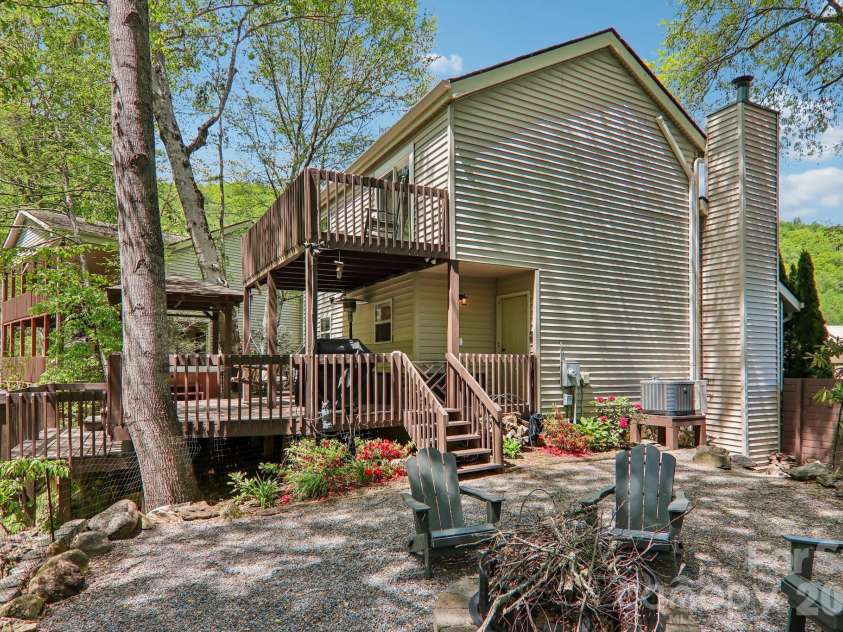12 Indian Trace Road, Maggie Valley, NC 28751.  MLS# CAR4375267, YatesRealty ID 28332. 