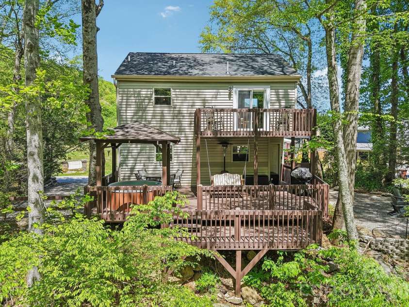 12 Indian Trace Road, Maggie Valley, NC 28751.  MLS# CAR4375267, YatesRealty ID 28332. 