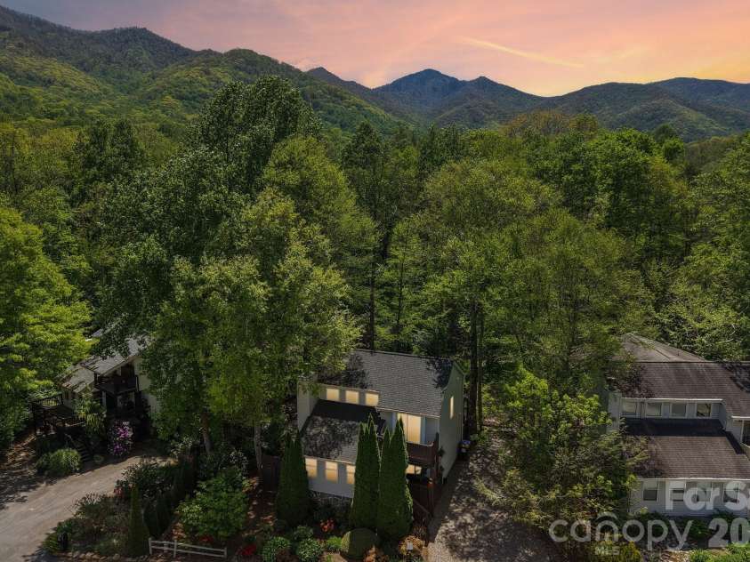 12 Indian Trace Road, Maggie Valley, NC 28751.  MLS# CAR4375267, YatesRealty ID 28332. 