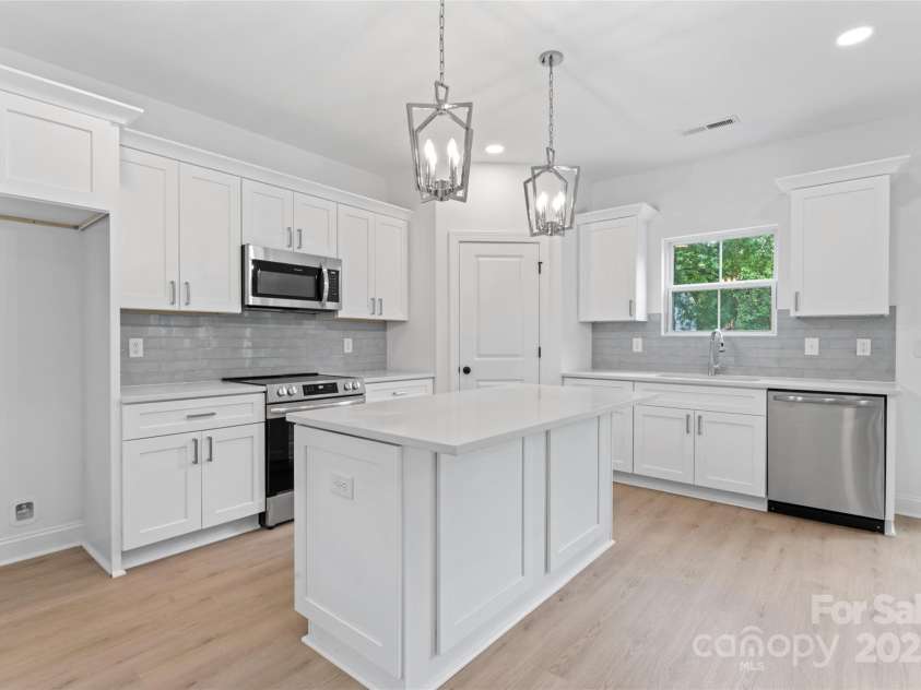 209 Henderson Circle, Harrisburg, NC 28075.  MLS# CAR4284790, YatesRealty ID 28332. 