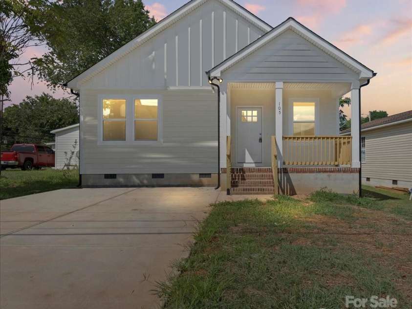 105 Correll Street, Salisbury, NC 28144.  MLS# CAR4285368, YatesRealty ID 28334. 