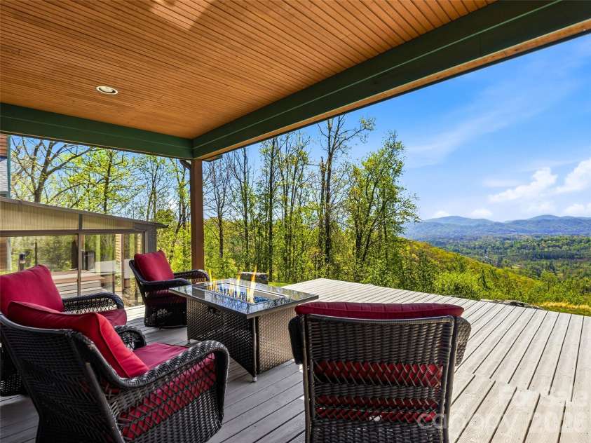 91 Great Oak Lane, Fairview, NC 28730.  MLS# CAR4376722, YatesRealty ID 28334. A favorite place...