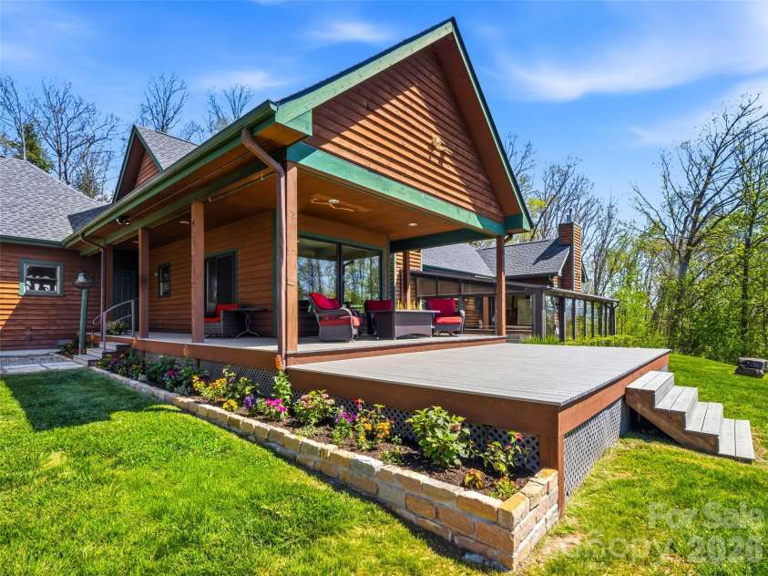 91 Great Oak Lane, Fairview, NC 28730.  MLS# CAR4376722, YatesRealty ID 28334. Covered & open decks