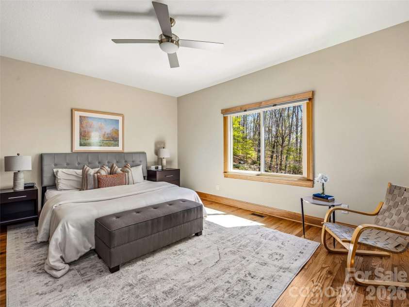 91 Great Oak Lane, Fairview, NC 28730.  MLS# CAR4376722, YatesRealty ID 28334. Primary bedroom