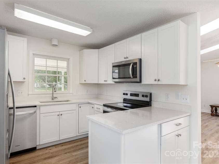 802 Woodlark Court, Fletcher, NC 28732.  MLS# CAR4274029, YatesRealty ID 28336. All New Cabinets and Appliances