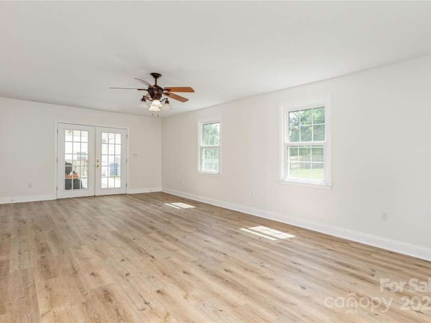 802 Woodlark Court, Fletcher, NC 28732.  MLS# CAR4274029, YatesRealty ID 28336. Large Bonus Room