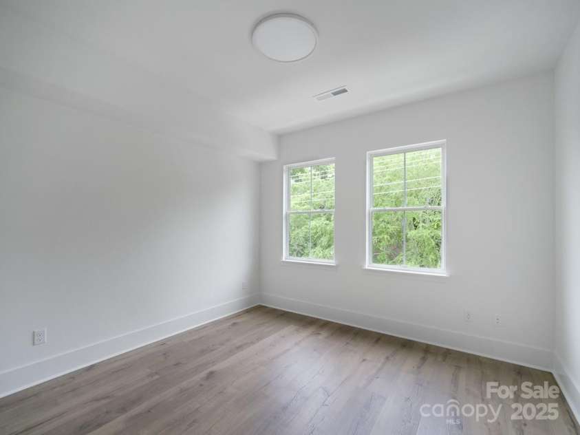 2530 Park Rose Lane, Charlotte, NC 28204.  MLS# CAR4214726, YatesRealty ID 28338. Ensuite Bedroom