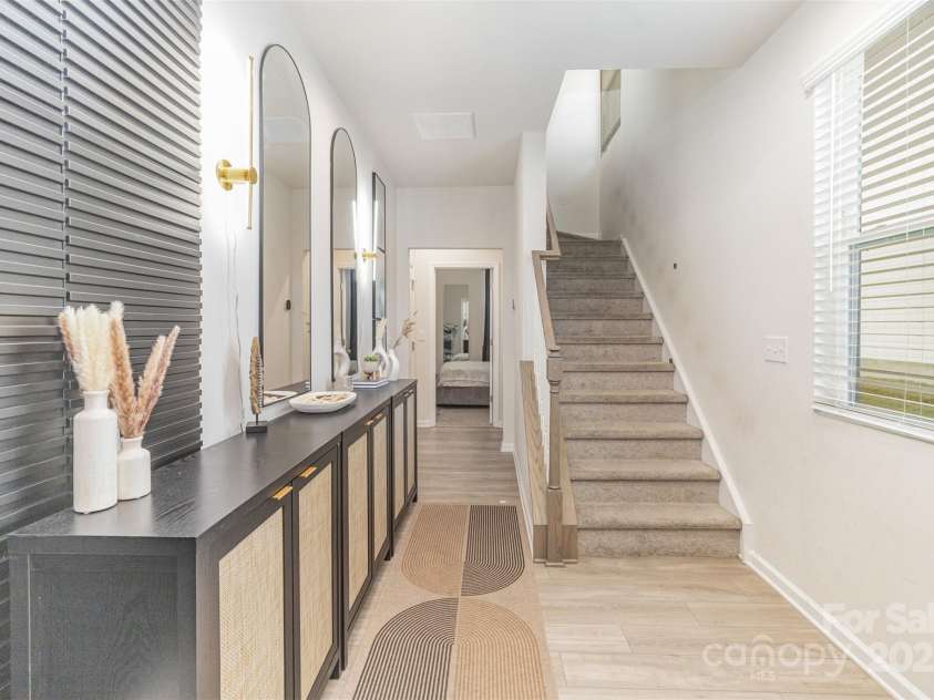1132 Keydet Drive, Charlotte, NC 28216.  MLS# CAR4321794, YatesRealty ID 2834. Entryway