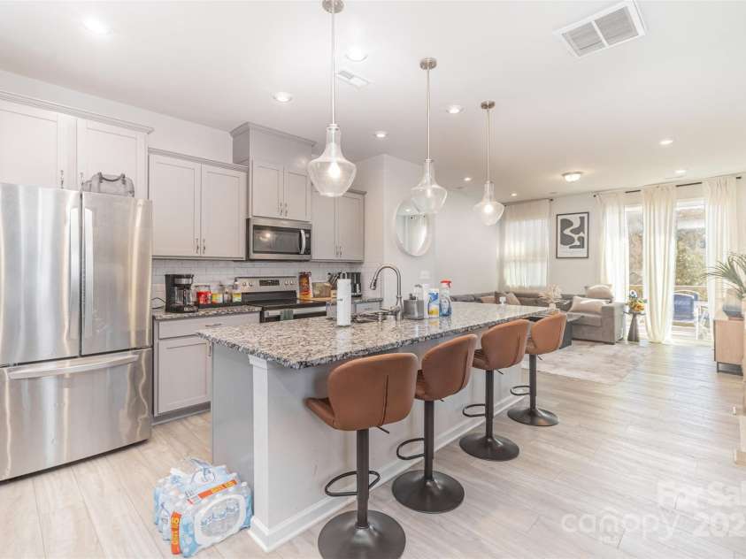 1132 Keydet Drive, Charlotte, NC 28216.  MLS# CAR4321794, YatesRealty ID 2834. Kitchen