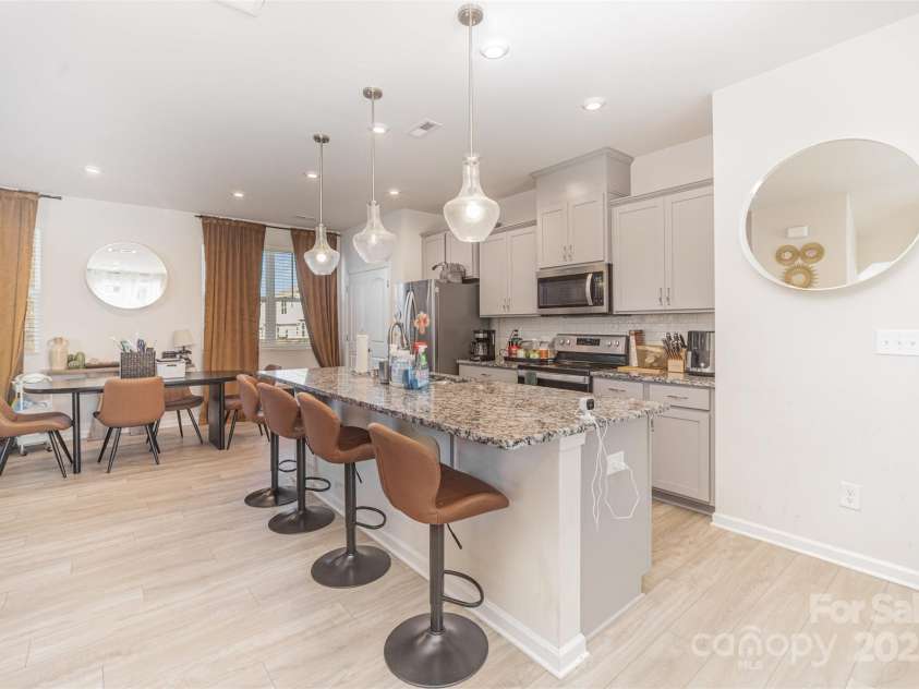 1132 Keydet Drive, Charlotte, NC 28216.  MLS# CAR4321794, YatesRealty ID 2834. Kitchen