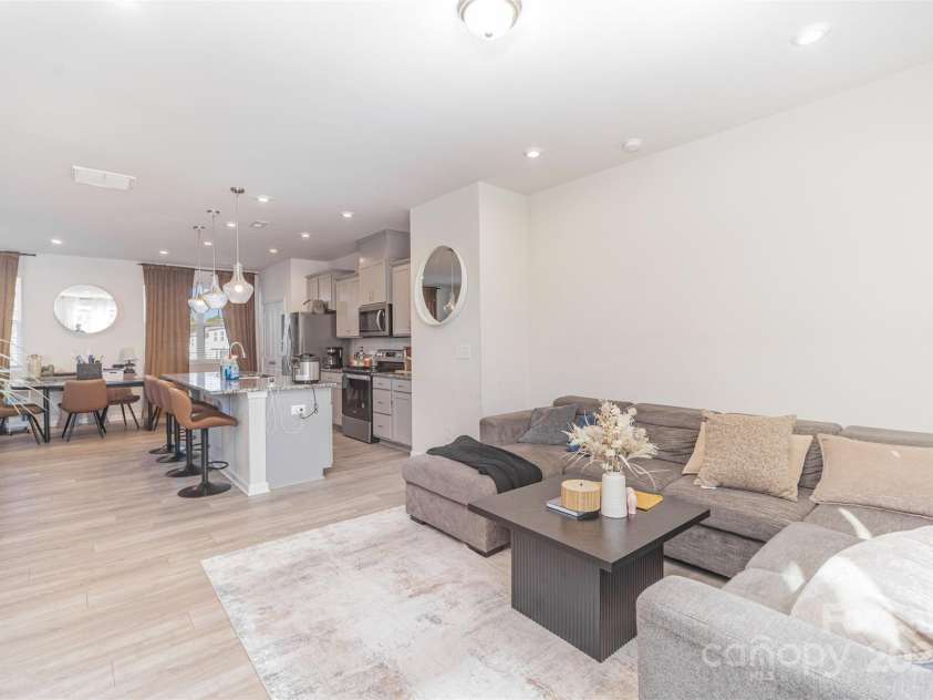 1132 Keydet Drive, Charlotte, NC 28216.  MLS# CAR4321794, YatesRealty ID 2834. Living Room