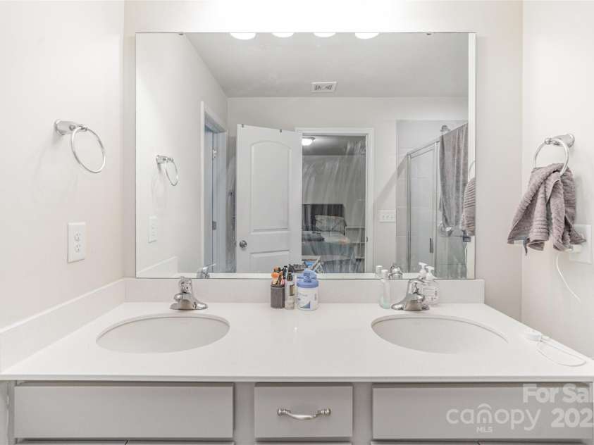 1132 Keydet Drive, Charlotte, NC 28216.  MLS# CAR4321794, YatesRealty ID 2834. Primary Bathroom