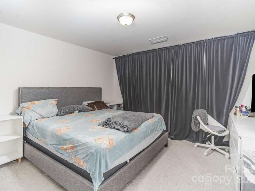 1132 Keydet Drive, Charlotte, NC 28216.  MLS# CAR4321794, YatesRealty ID 2834. Primary Bedroom