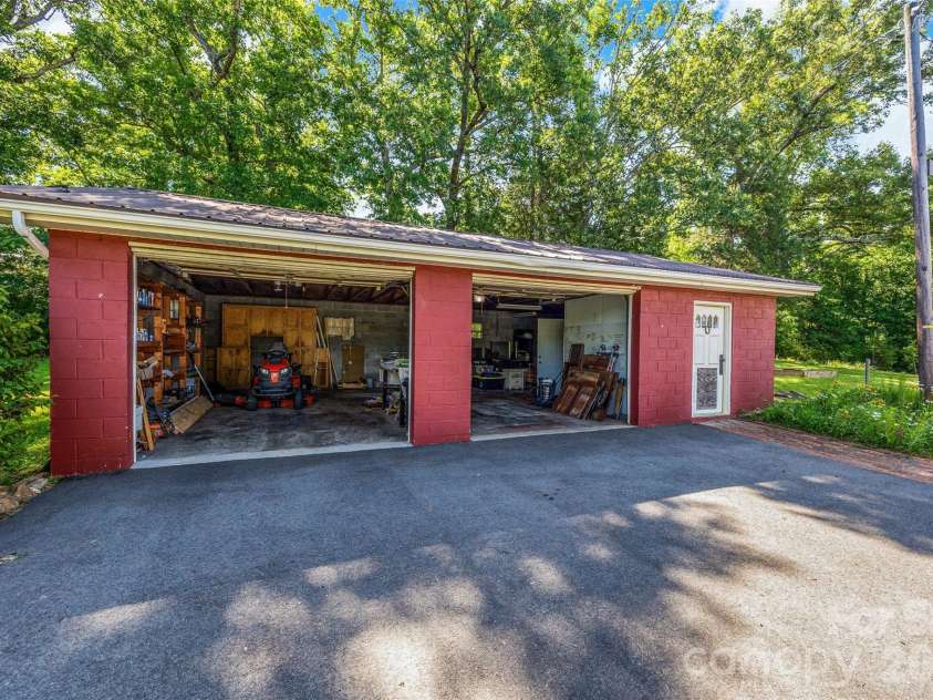7061 Nc 200 Highway, Midland, NC 28107.  MLS# CAR4389091, YatesRealty ID 28340. 