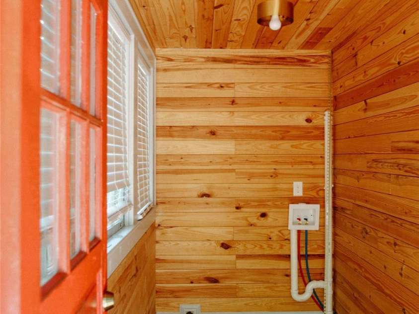135 Beech Street, Concord, NC 28025.  MLS# CAR4390447, YatesRealty ID 28341. Laundry/mudroom