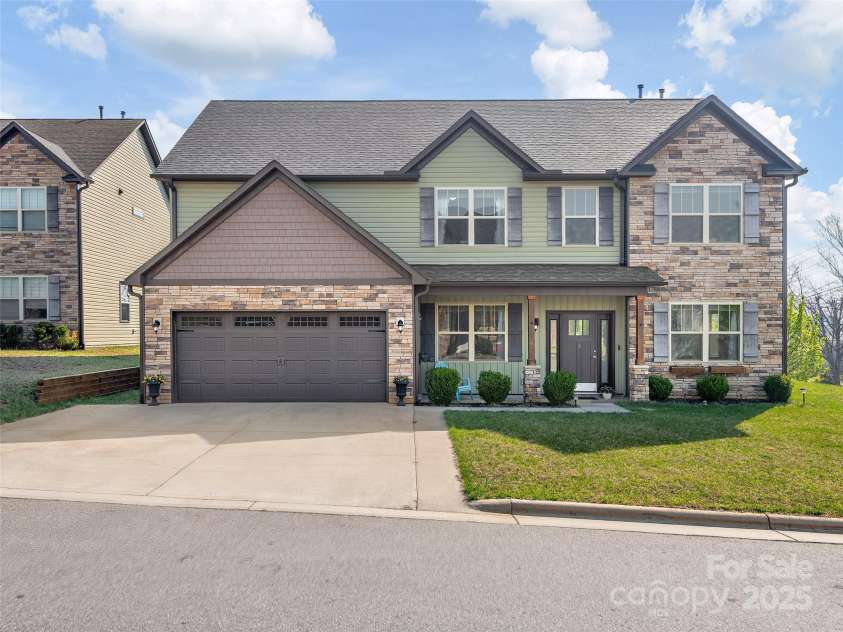 3 Henbit Way, Arden, NC 28704.  MLS# CAR4241076, YatesRealty ID 28341. 