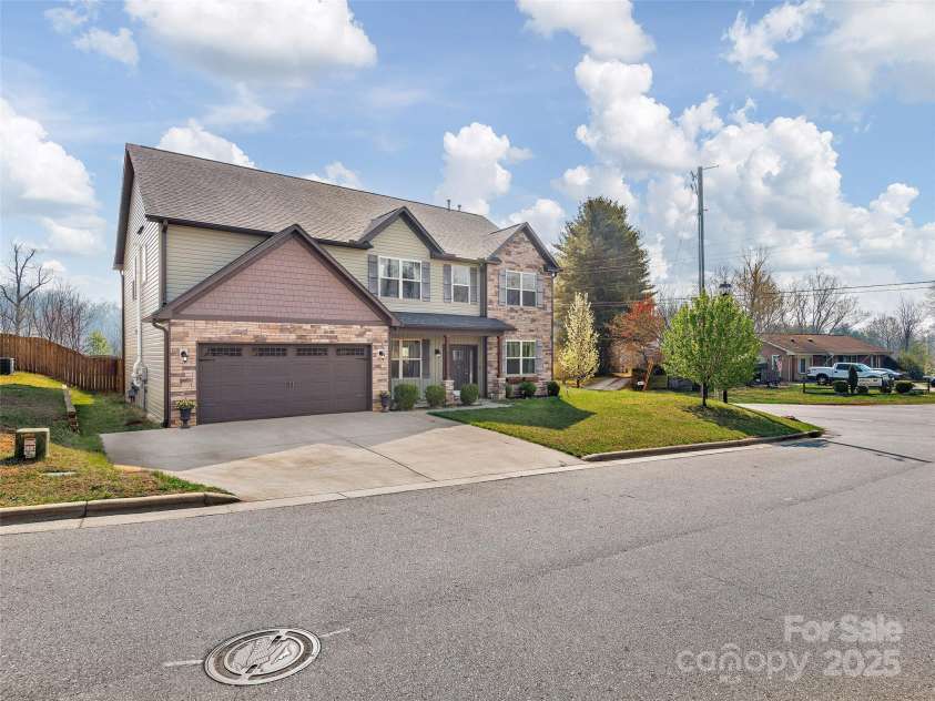 3 Henbit Way, Arden, NC 28704.  MLS# CAR4241076, YatesRealty ID 28341. 