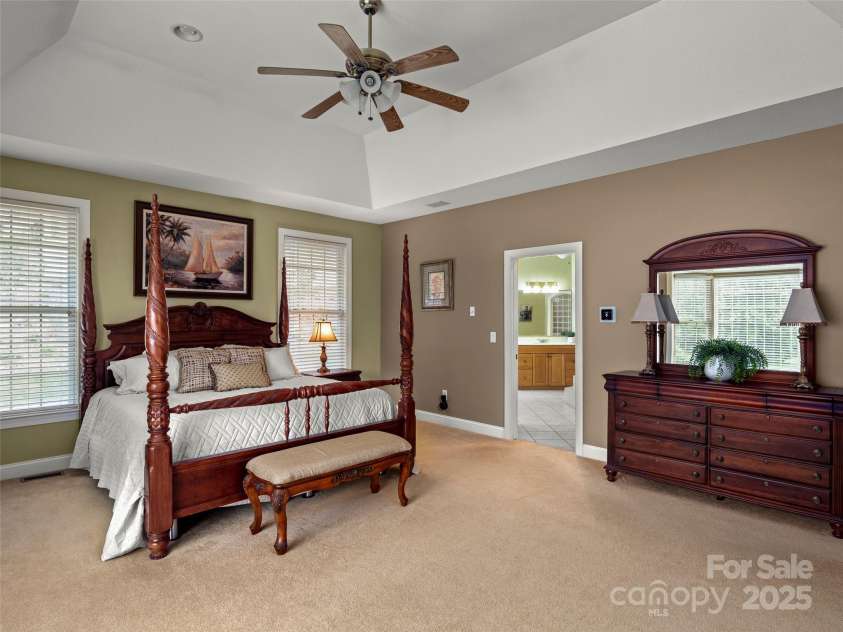 100 Mistletoe Trail, Hendersonville, NC 28791.  MLS# CAR4248156, YatesRealty ID 28342. 