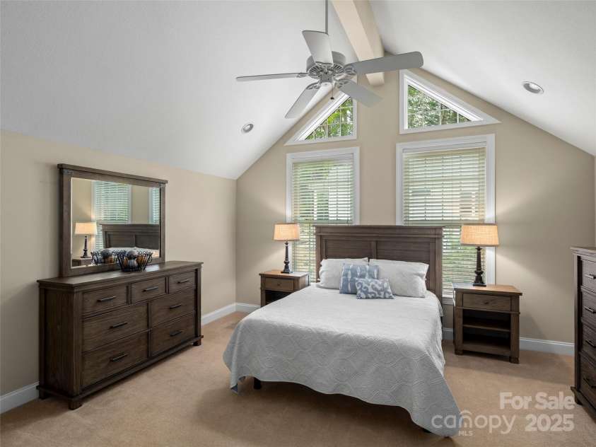 100 Mistletoe Trail, Hendersonville, NC 28791.  MLS# CAR4248156, YatesRealty ID 28342. 