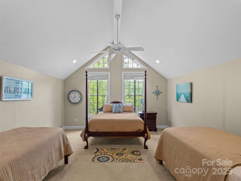 100 Mistletoe Trail, Hendersonville, NC 28791.  MLS# CAR4248156, YatesRealty ID 28342. 