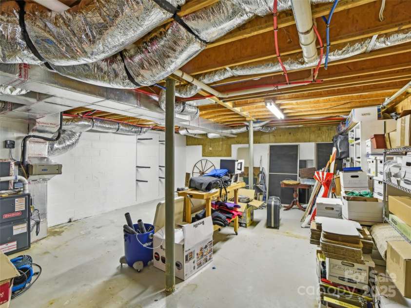 100 Mistletoe Trail, Hendersonville, NC 28791.  MLS# CAR4248156, YatesRealty ID 28342. 