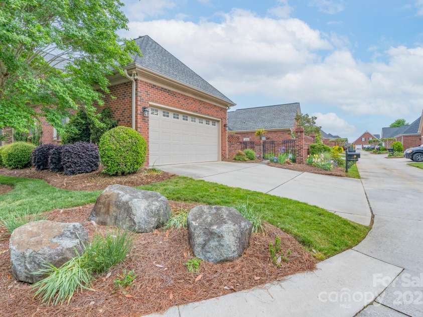 104 Hallmark Crossing, Rock Hill, SC 29732.  MLS# CAR4243961, YatesRealty ID 28343. 