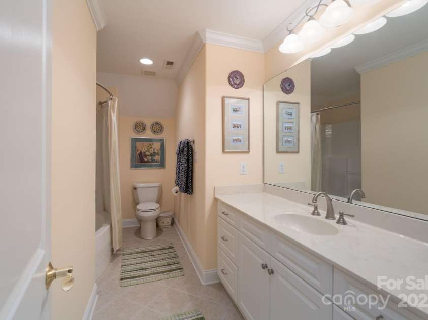 104 Hallmark Crossing, Rock Hill, SC 29732.  MLS# CAR4243961, YatesRealty ID 28343. Bath 2 (second level)