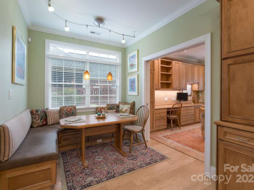 104 Hallmark Crossing, Rock Hill, SC 29732.  MLS# CAR4243961, YatesRealty ID 28343. Built-In with table included