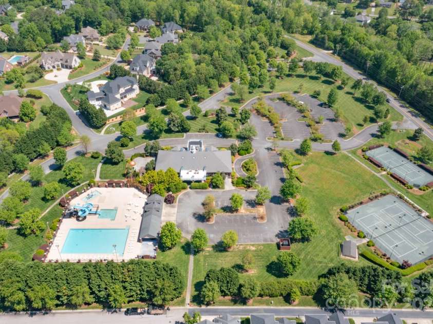 104 Hallmark Crossing, Rock Hill, SC 29732.  MLS# CAR4243961, YatesRealty ID 28343. Community Pool