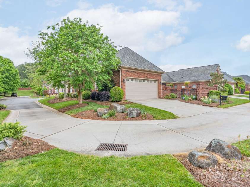 104 Hallmark Crossing, Rock Hill, SC 29732.  MLS# CAR4243961, YatesRealty ID 28343. Corner Lot
