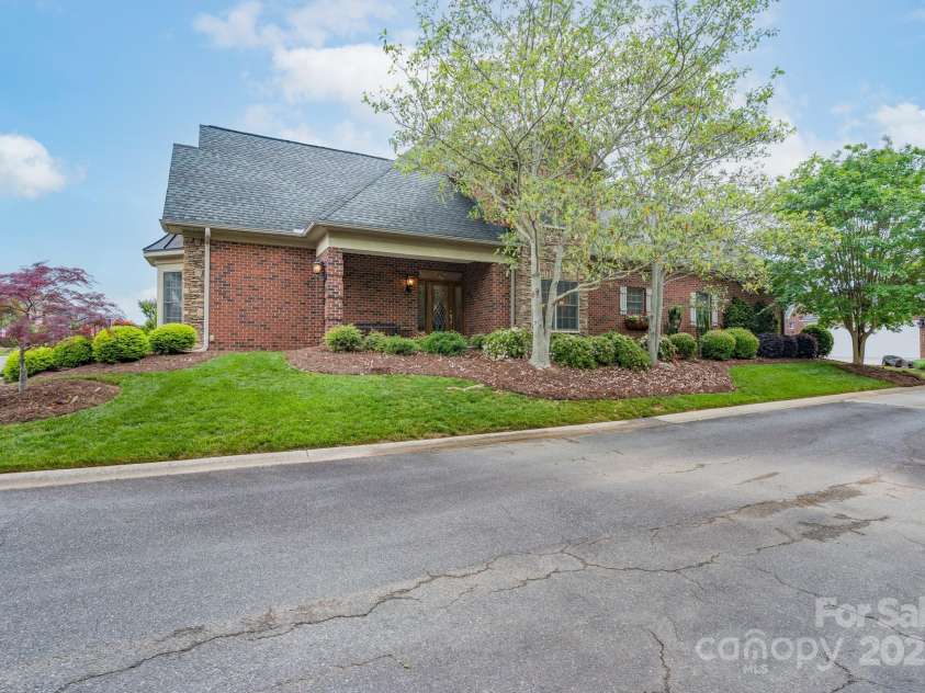 104 Hallmark Crossing, Rock Hill, SC 29732.  MLS# CAR4243961, YatesRealty ID 28343. Corner Lot