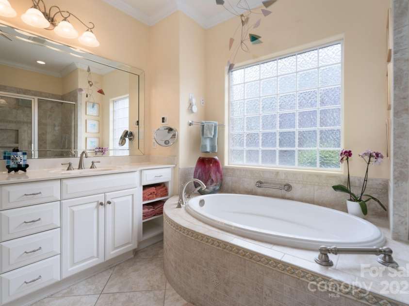 104 Hallmark Crossing, Rock Hill, SC 29732.  MLS# CAR4243961, YatesRealty ID 28343. Primary Bathroom with Heated Floors