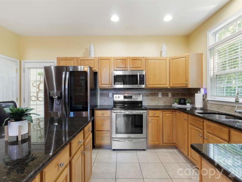 11444 Mangla Drive, Charlotte, NC 28214.  MLS# CAR4374811, YatesRealty ID 28343. 