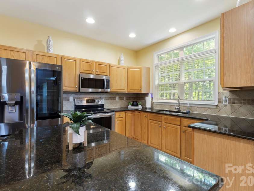 11444 Mangla Drive, Charlotte, NC 28214.  MLS# CAR4374811, YatesRealty ID 28343. 
