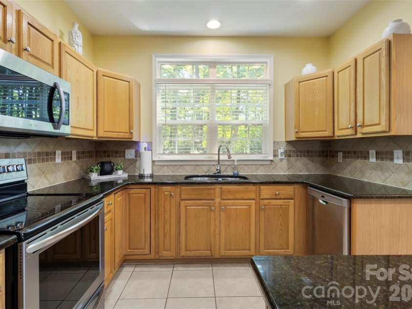 11444 Mangla Drive, Charlotte, NC 28214.  MLS# CAR4374811, YatesRealty ID 28343. 