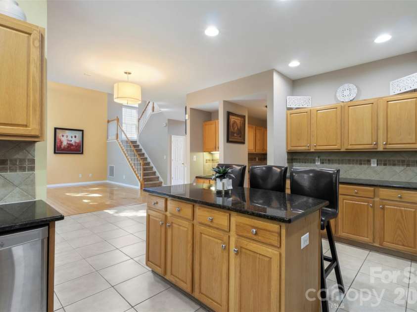 11444 Mangla Drive, Charlotte, NC 28214.  MLS# CAR4374811, YatesRealty ID 28343. 