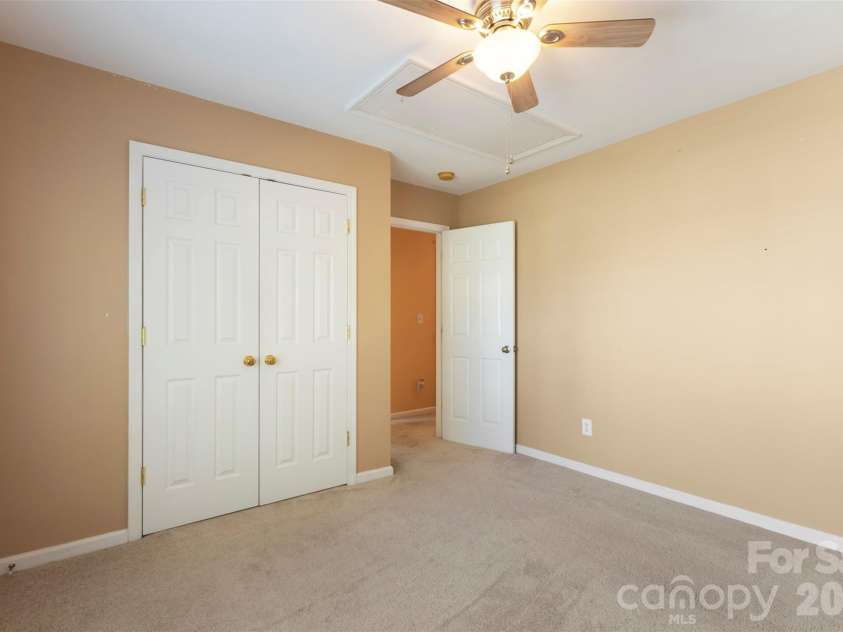 11444 Mangla Drive, Charlotte, NC 28214.  MLS# CAR4374811, YatesRealty ID 28343. 