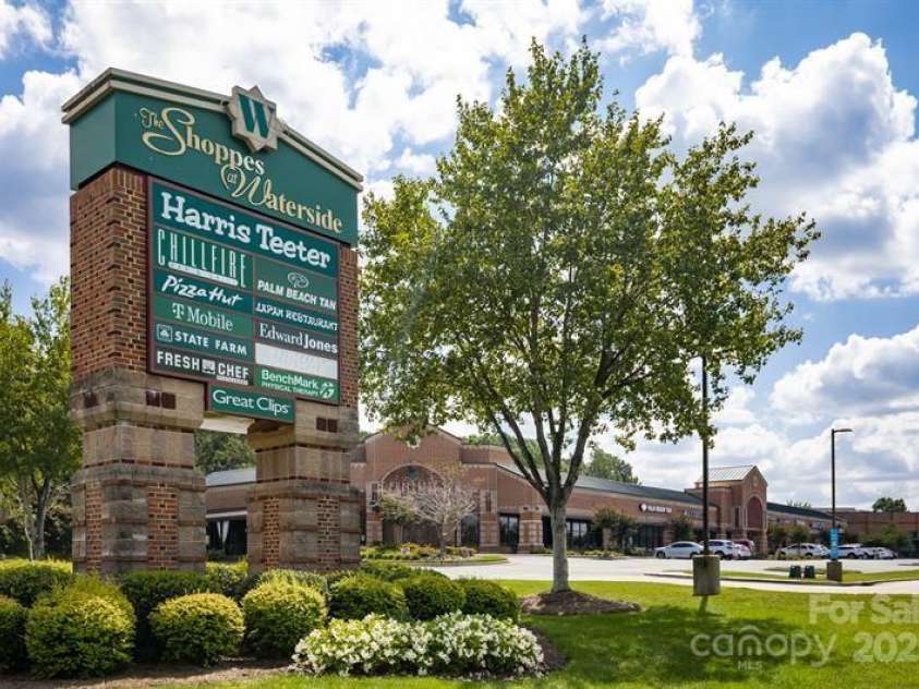 522 Lenswood Court, Denver, NC 28037.  MLS# CAR4254567, YatesRealty ID 28346. Area Photo - Shoppes at Waterside