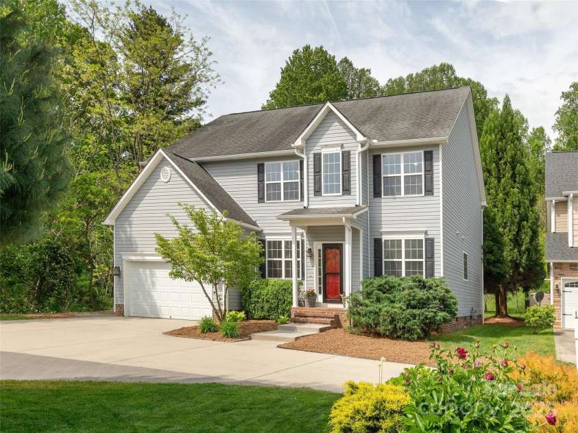 15 Dansford Lane, Arden, NC 28704.  MLS# CAR4255173, YatesRealty ID 28347. Stately home at the end of the cul de sac