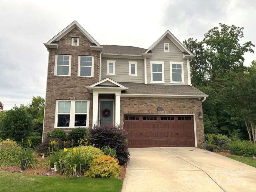 1124 Greenbridge Drive, Matthews, NC 28105.  MLS# CAR4263945, YatesRealty ID 28348. 