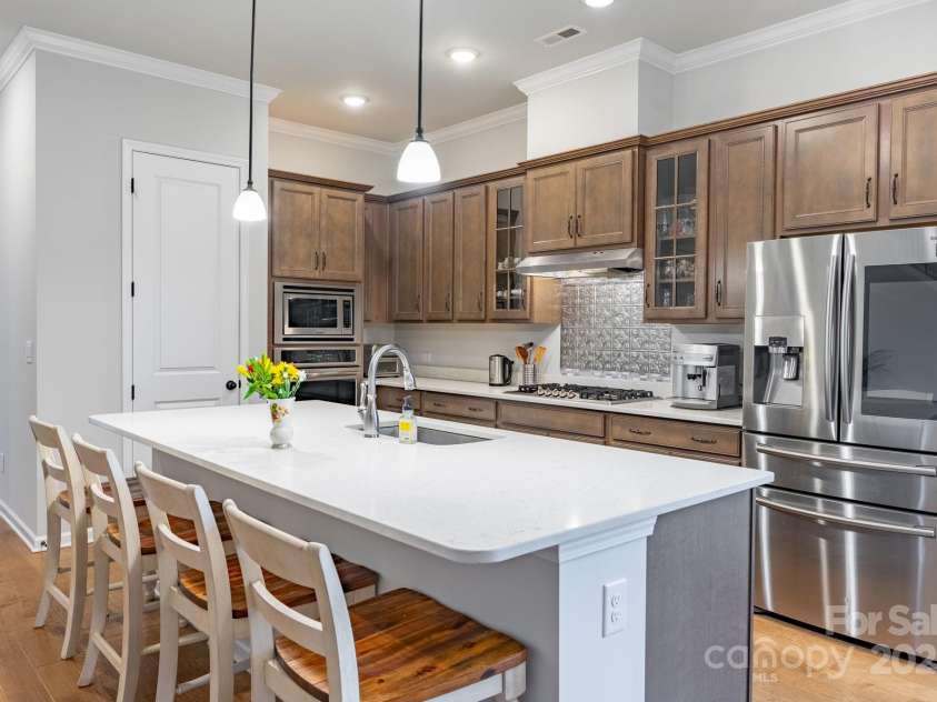 1124 Greenbridge Drive, Matthews, NC 28105.  MLS# CAR4263945, YatesRealty ID 28348. 