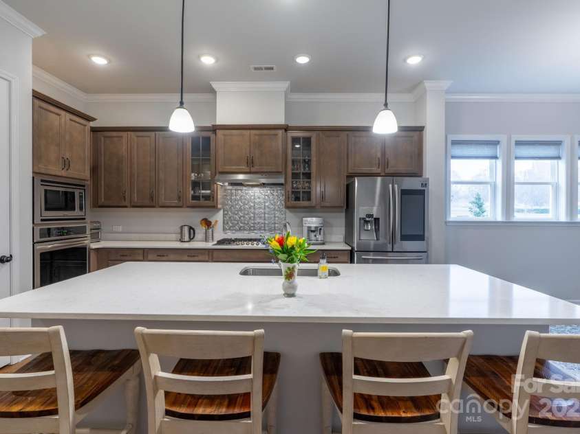 1124 Greenbridge Drive, Matthews, NC 28105.  MLS# CAR4263945, YatesRealty ID 28348. 