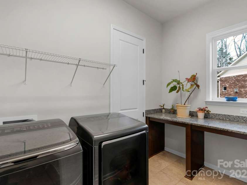 1124 Greenbridge Drive, Matthews, NC 28105.  MLS# CAR4263945, YatesRealty ID 28348. 